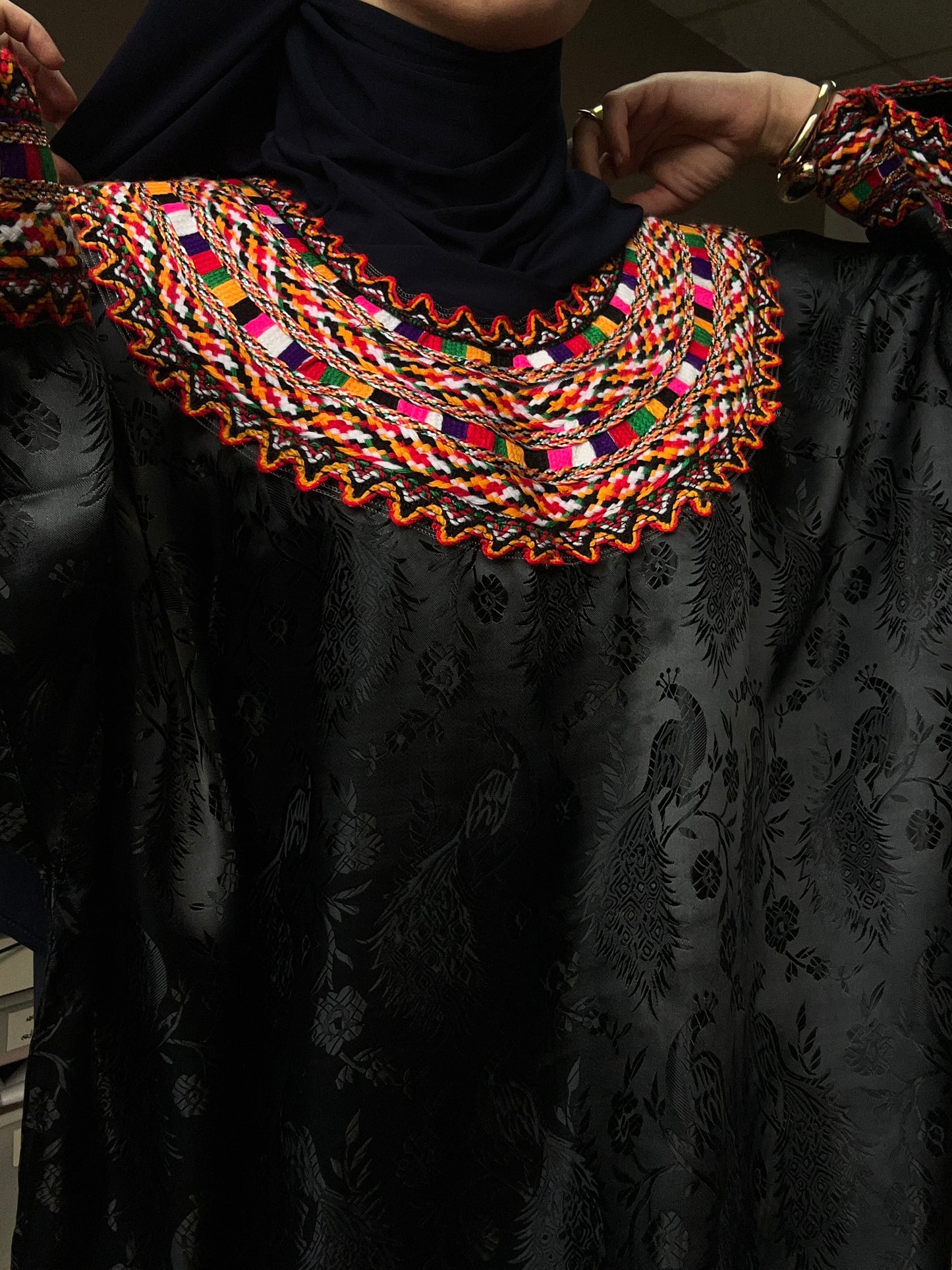 robe kabyle noire minimaliste