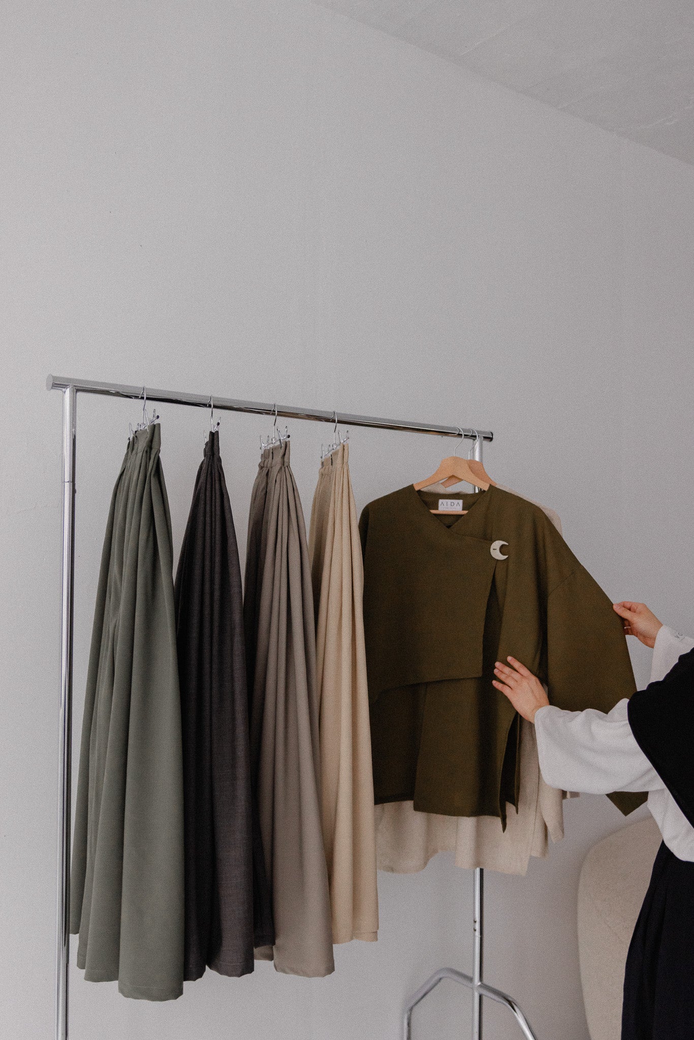 vetements minimalistes collection aid